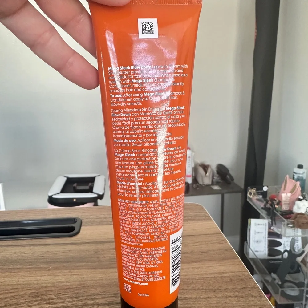 Matrix Mega Sleek Blow Down Cream 5.1oz | NEW | Frizz Control & Shine - Picture 2 of 2